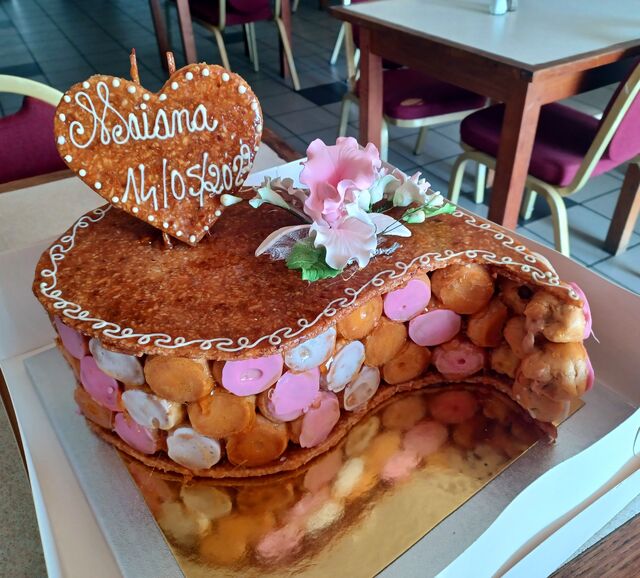 Pièce montée baptême fille