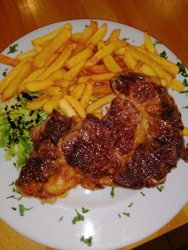 L'Entrecôte / frites : 18.00€