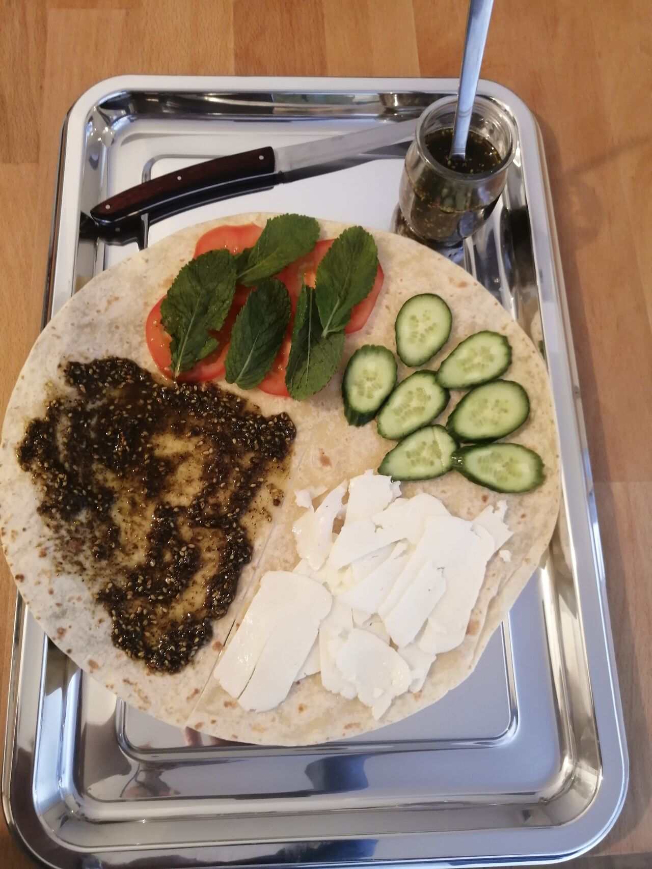 Thym, halloumi, concombre, tomate, menthe en discipline