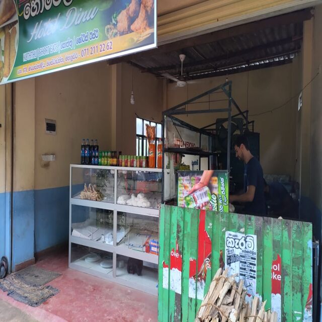 Apprentissage du kothu au Sri Lanka.