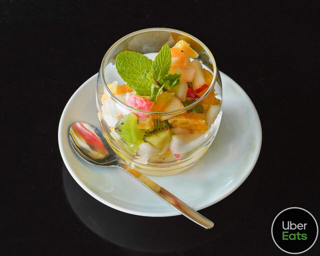 Fruits frais de saison en dessert