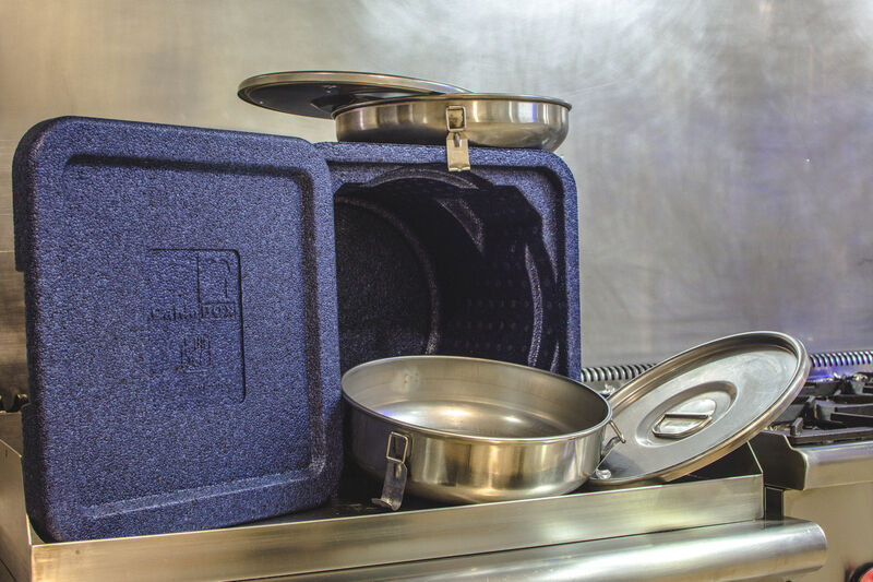 Material de envasado y transporte de nuestros productos. Homologados para el mantenimiento de la temperatura hasta su servicio.