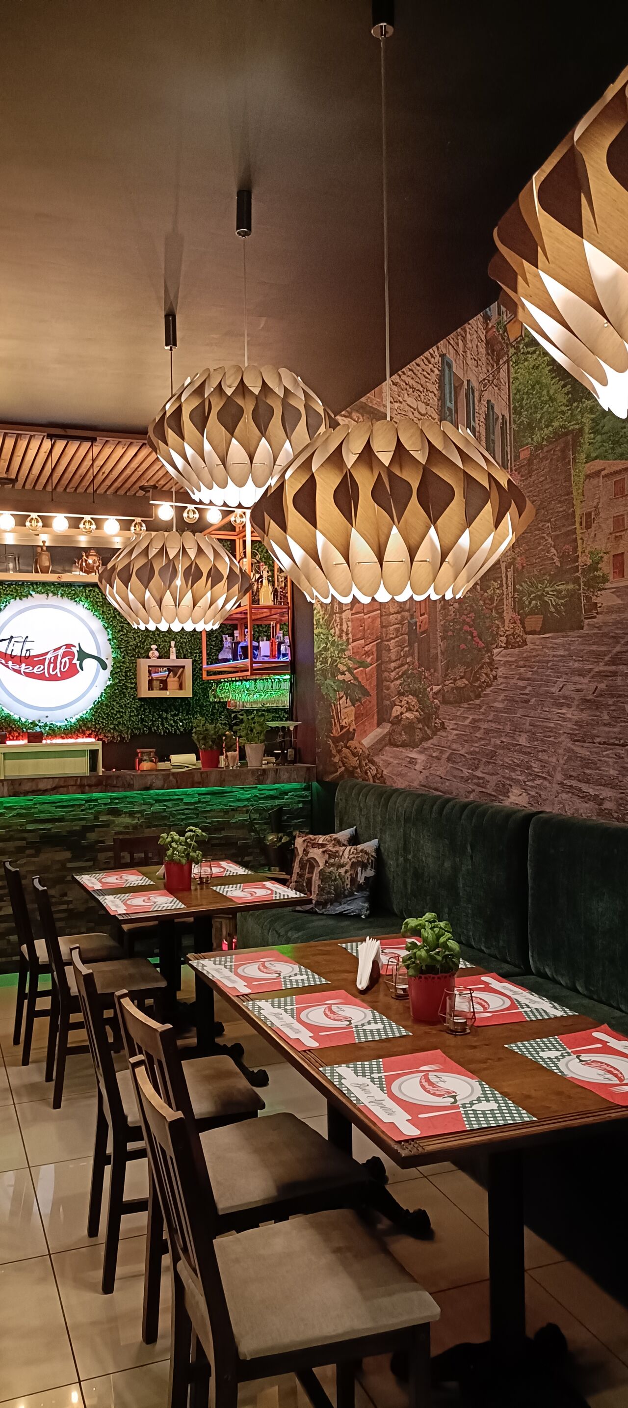 Zapraszamy schodami do włoskich smaków 