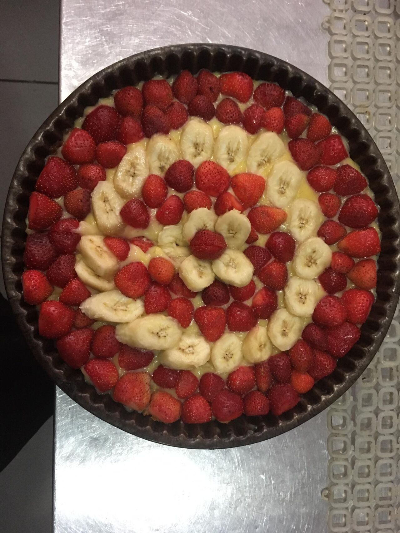 Tarte caseira de morango e banana