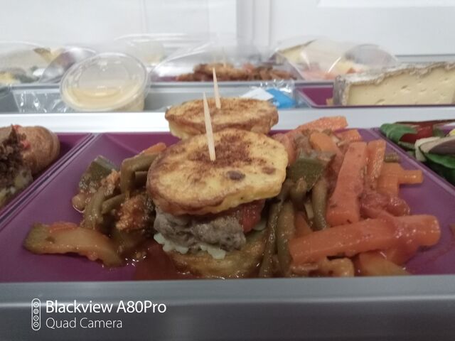 Patata burger et ses petits légumes