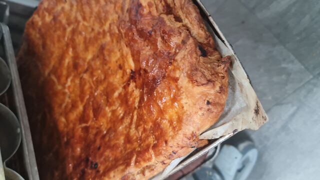 Empanada de hojaldre bonito con pisto