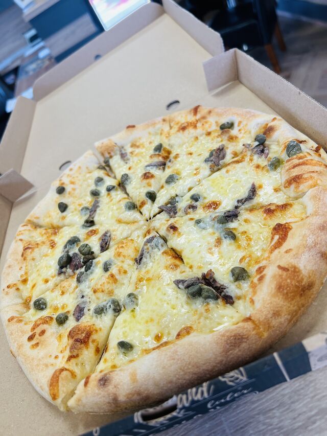 Pizza Napoli fara sos de pizza