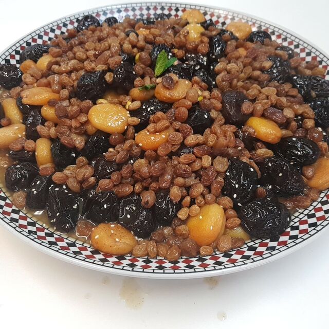 Un tajine de fruits sec aux parfums subtils de l 'orient, avec ou sans viandes