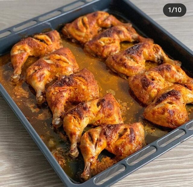 Cuisse de poulet
Accompagnement : Riz ou frites maison