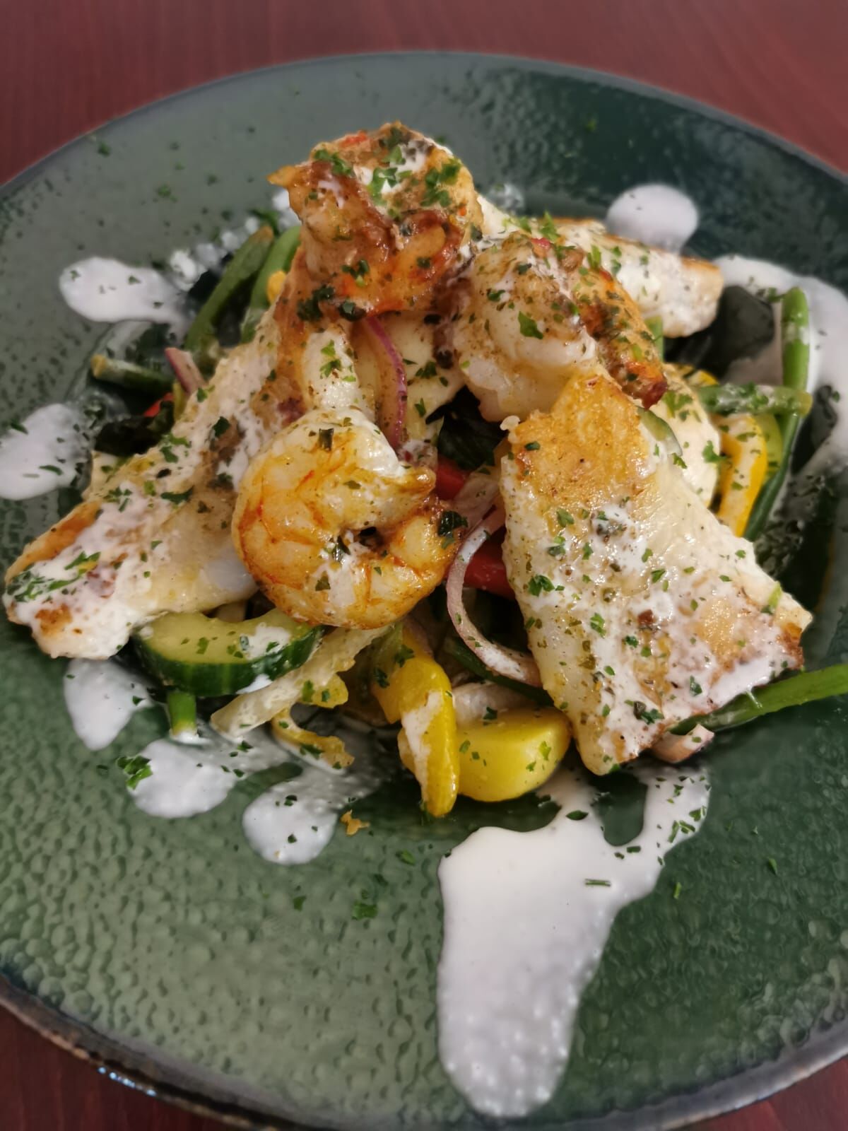 Lauwarmer Salat Nicoise mit Seehecht