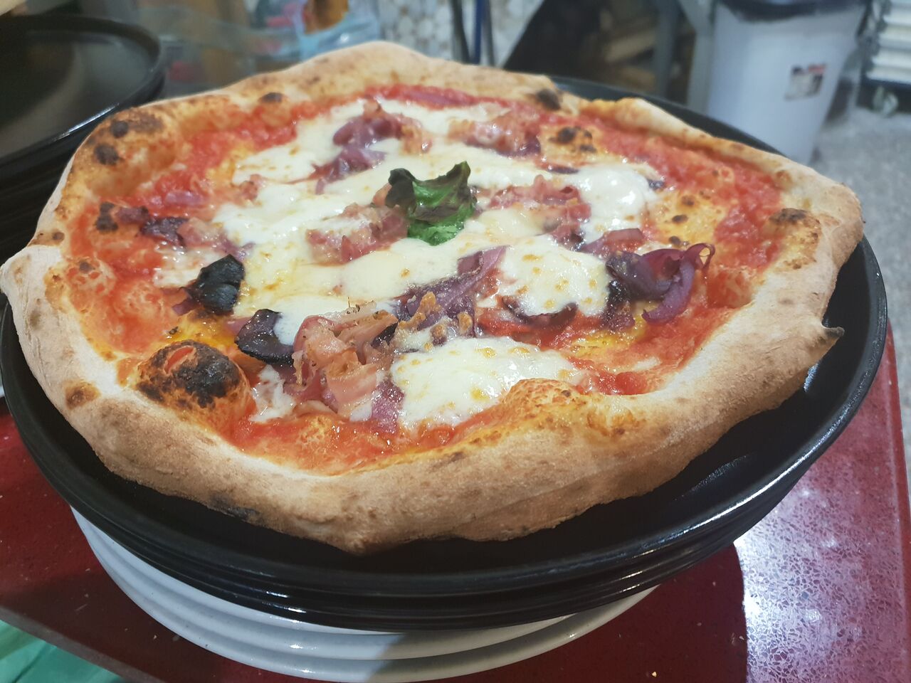 Cacio, pancetta e cipolla sotto Cenere