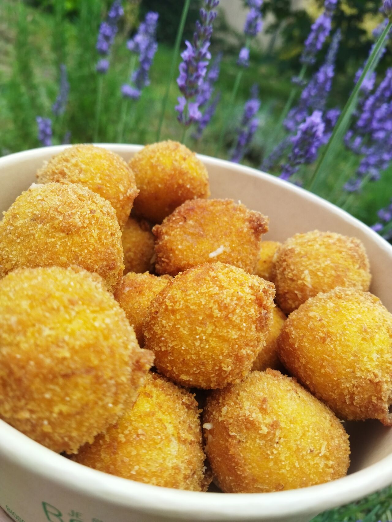 Les croquetas au cheddar et au bacon