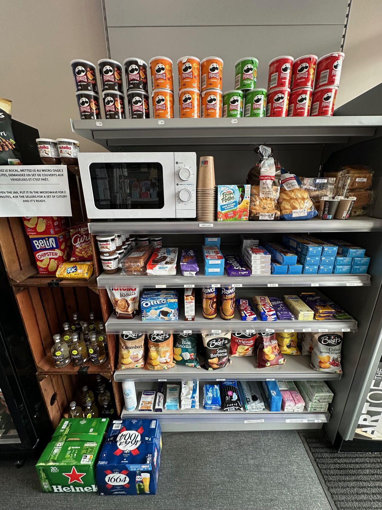 Snacking, bières, gâteaux, sucrée, salée.