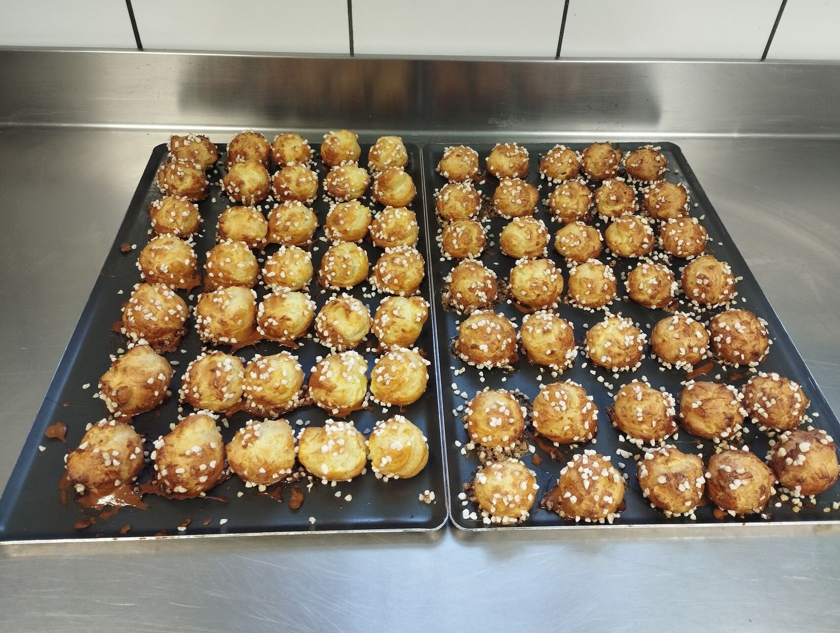 CHOUQUETTES
