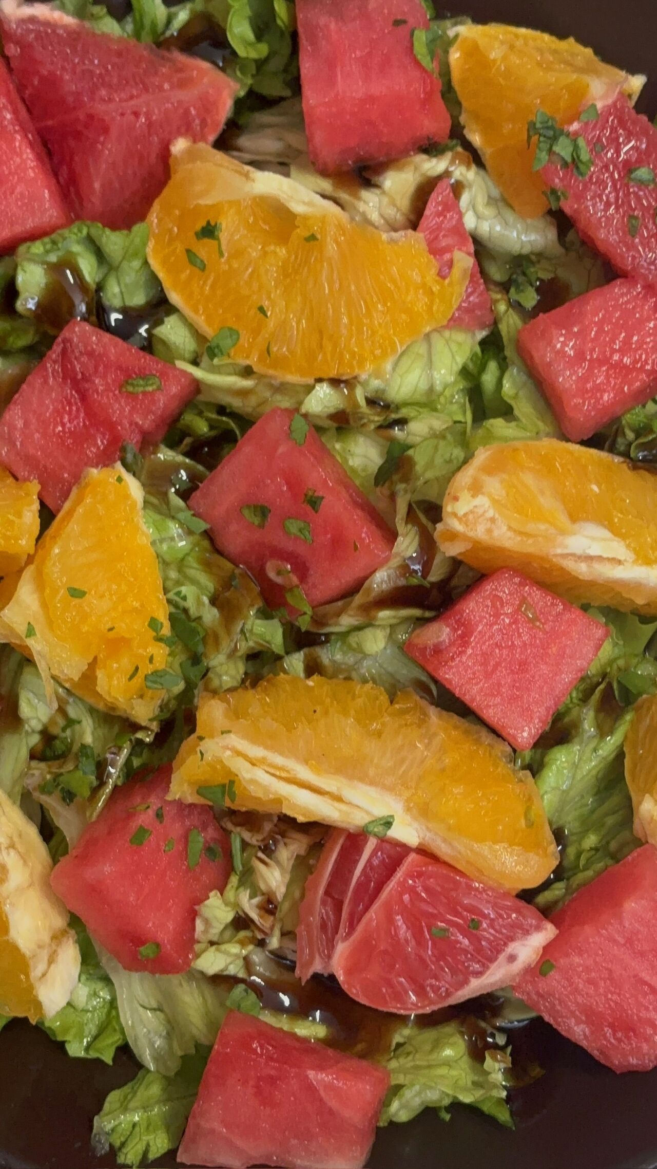 Salade fruitée et colorée 
