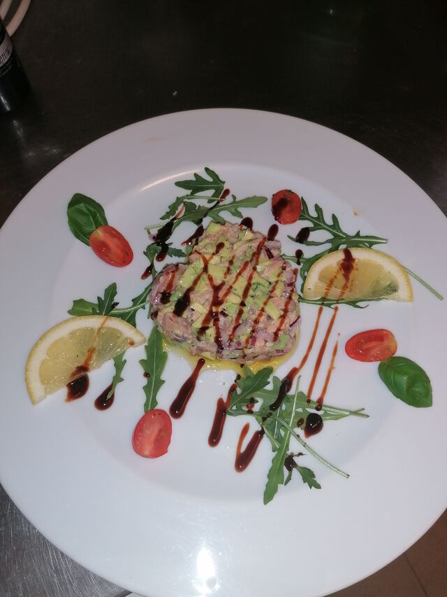 Lachs-Avocado Tartar