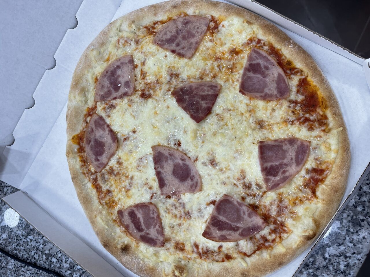 Schinken Pizza 