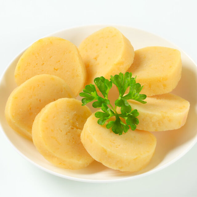 Bramborový knedlík / 900g / 78,- Kč / 450g / 46,-Kč