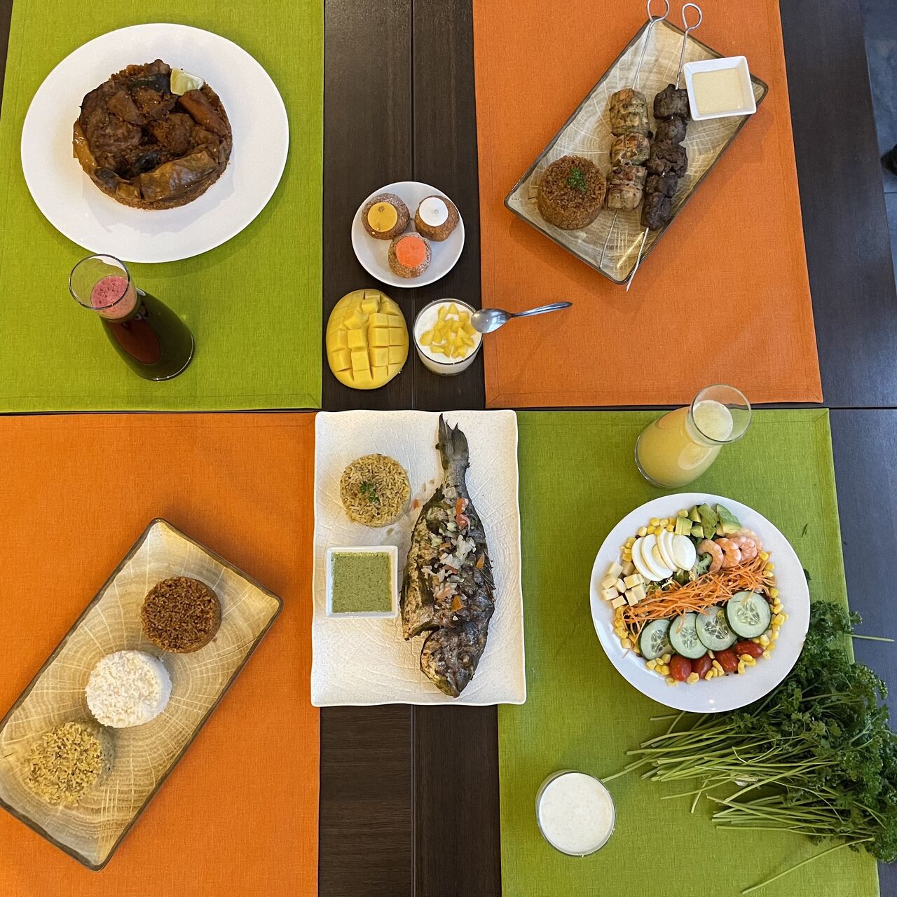 Moudiba's Taste vous présente un aperçu de ses plats qui émoustilleront vos papilles #MoudibasTaste Afroz'ment Bon......
