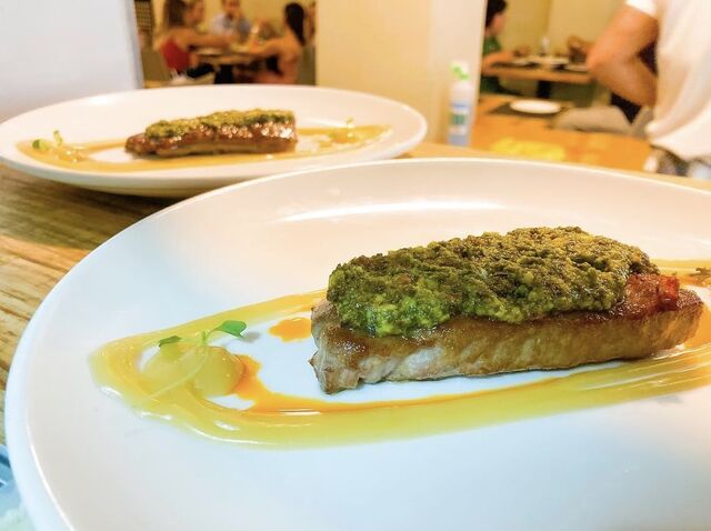 Atún Rojo con Gremolata y Emulsión de Miso