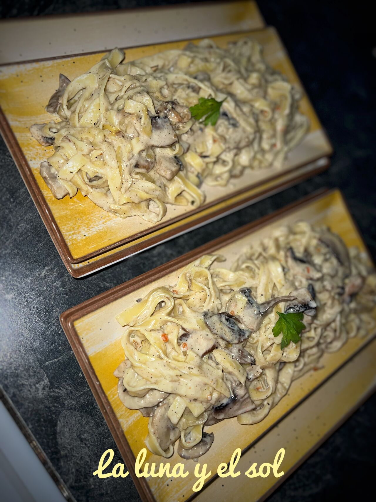 Paste cu sos de ciuperci 