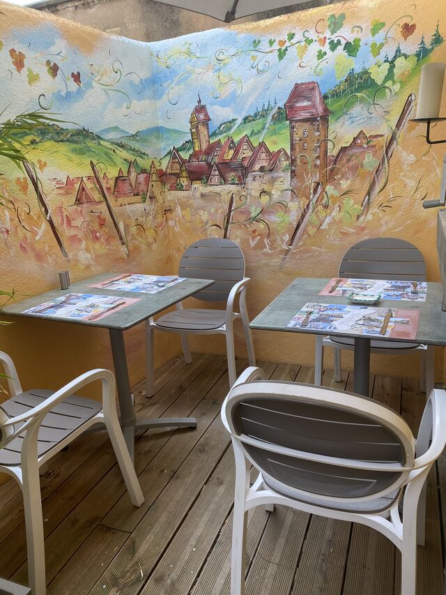 Terrasse ombragée à l’arrière 👍