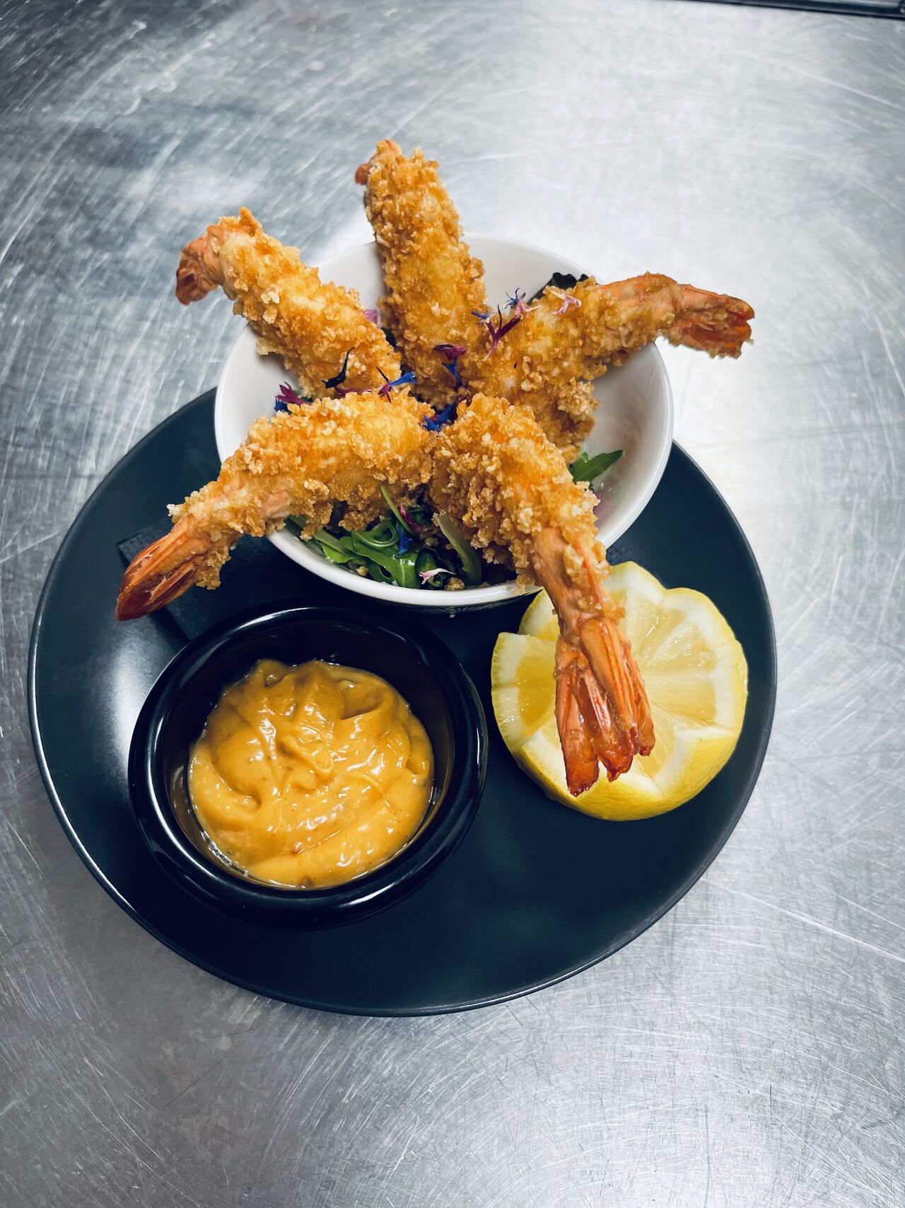 Beignets de Crevettes géantes tigrées de Madagascar (Label Rouge), pannées à la minute et sa On se retrouve c Andalouse MAISON !