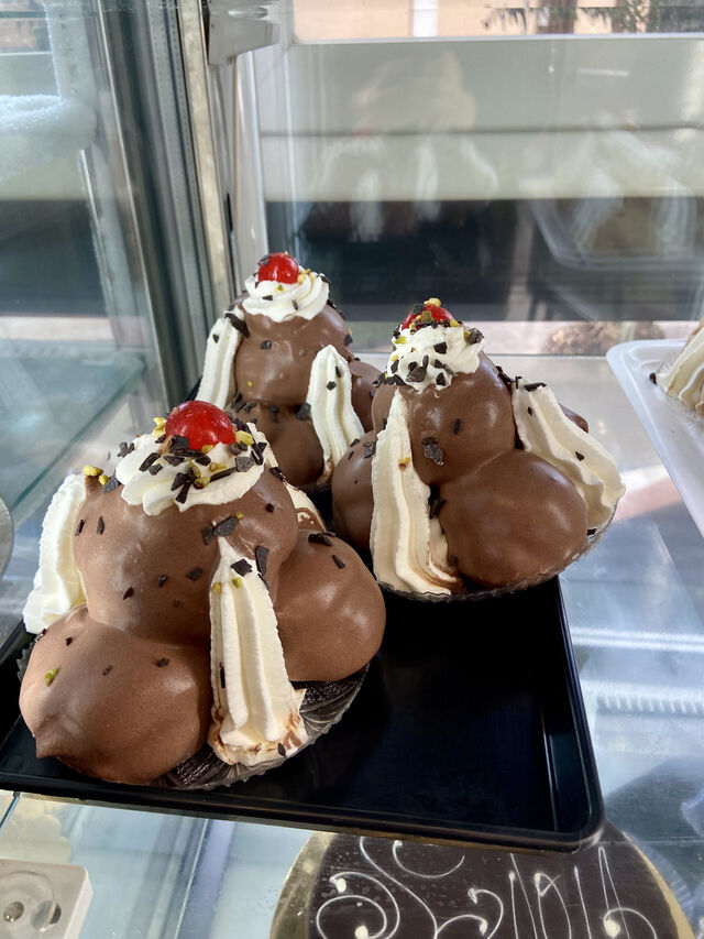 Profiteroles (gusto cioccolato o caffè)