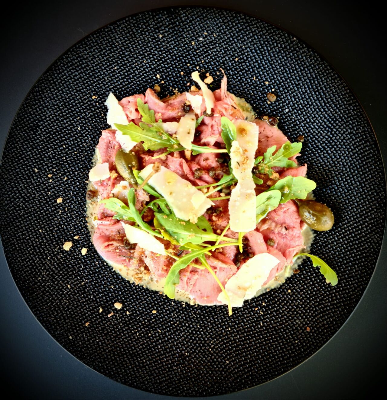 -VITELLO TONATO
Carpaccio de veau (Sauce composée de : anchois/câpres/parmesan)