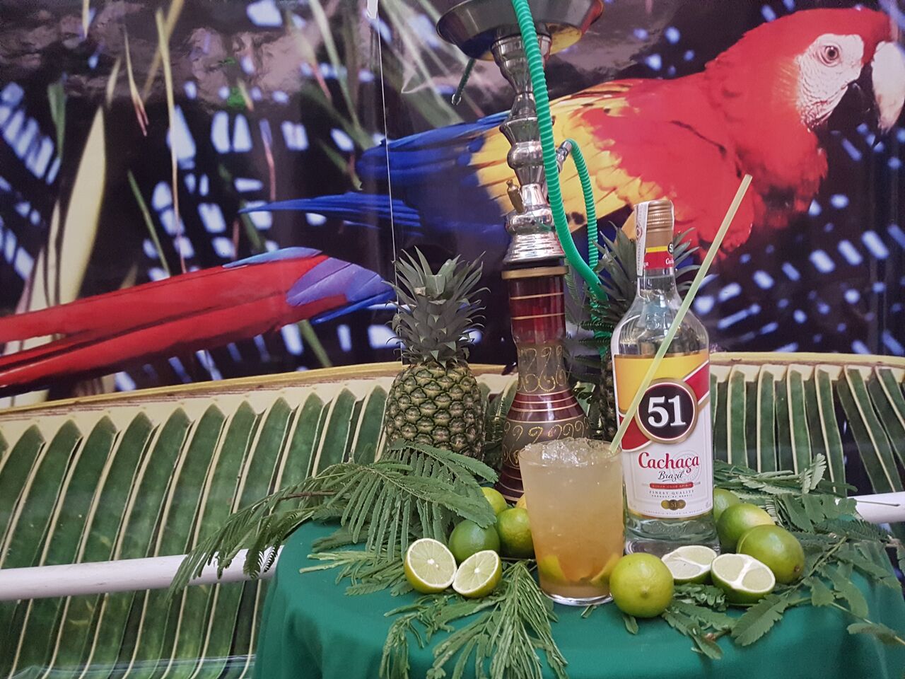 CAIPIRINHA: para 1 persona.
Lima y cachaca.