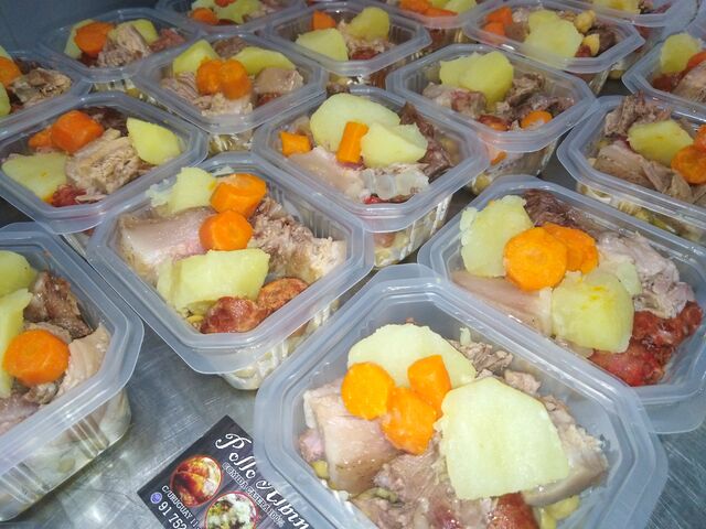 Nuestro cocidito madrileño, aquí carne y garbanzos y en la siguiente foto la sopita