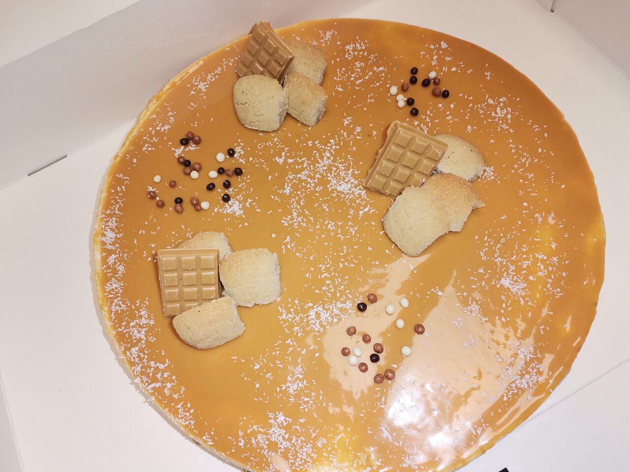 Sablé viennois gelée noix de coco passoa crème vanille glaçage caramel