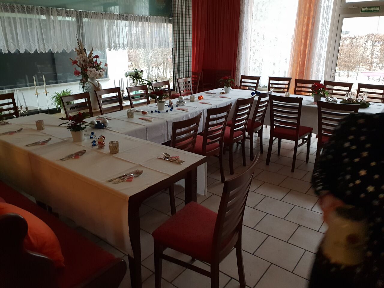Gerne richten wir die Tische so wie sie gerne möchten zum jeden Anlass
