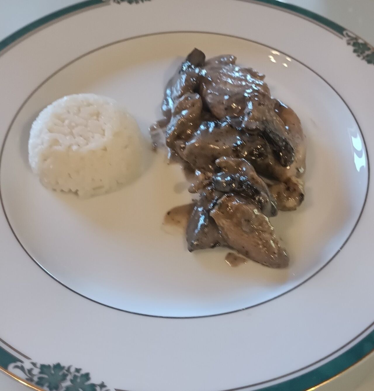Émincé de poulet aux champignon à la crème