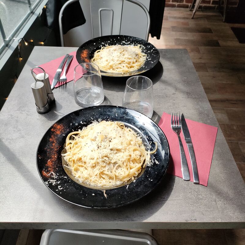 Linguine cacio e pepe