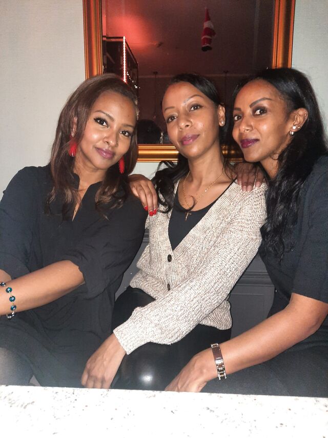 Jenny's Social Club party 👯 