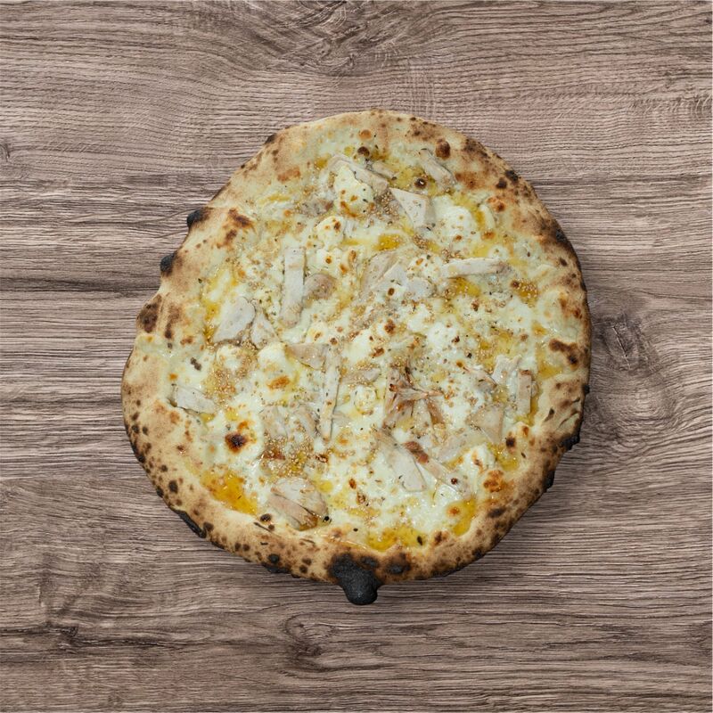 Poulet Miel ▪ 14€ : crème, fior di latte, filets de poulet cuisinés, chèvre, miel de Bormes médaillé d’or, sésame doré, origan