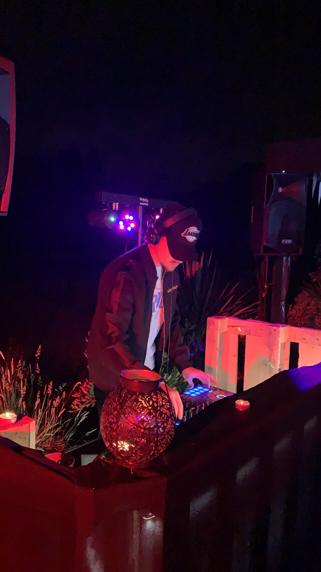 Résident DJ Rico B.z.h