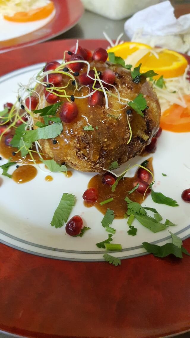 Street-food aloo tikki au sauce de tamarin 