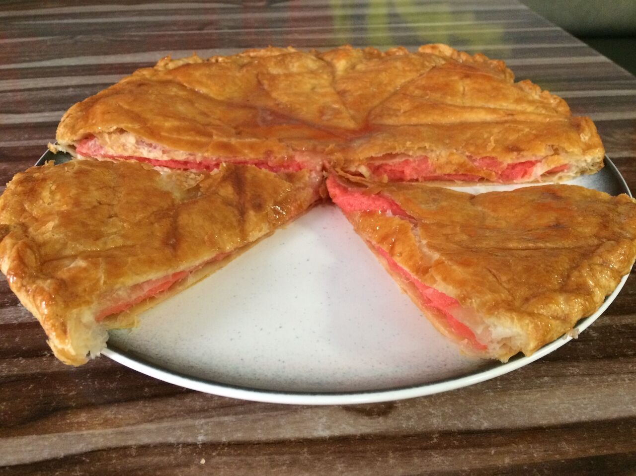 Galette faite maison frangipane/pralines.