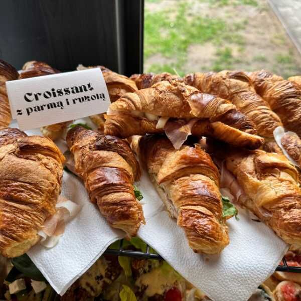 CATERING Z DOWOZEM I ROZŁOŻENIEM