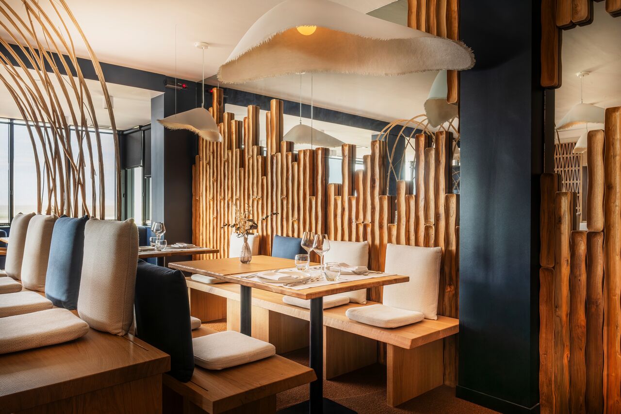 Restaurant Le Sloop aux Sables d'Olonne, face à l'océan. Photo : Cédric Chassé