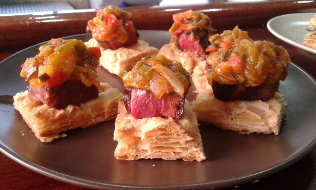 Hojaldre con solomillo de cerdo y pisto