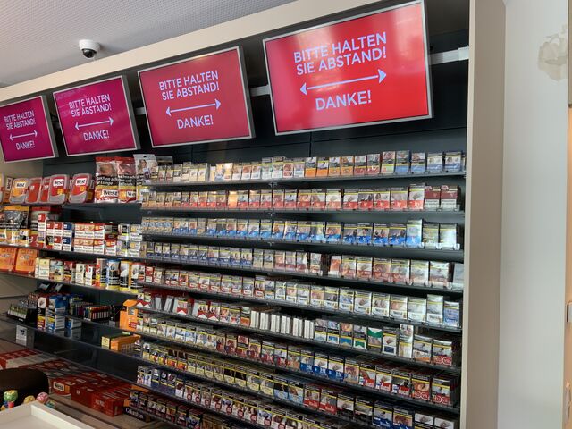 - Backwaren
- Kaffee,Cappochino, Espresso u.v.m.
- Eis
