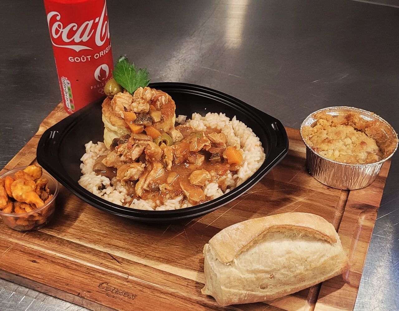 Vol au vent a la financière de veau, riz. Crumble aux pommes 