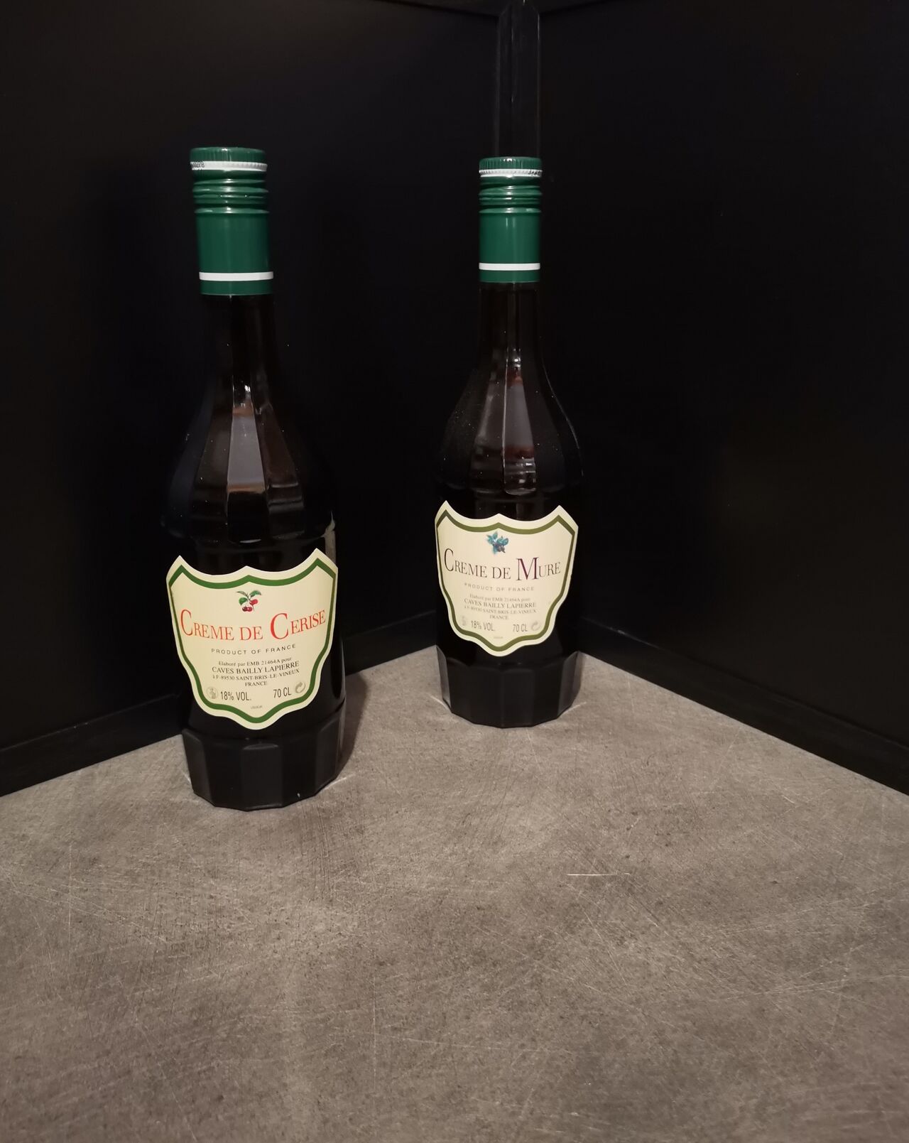 Crème de Cerise, Crème de Mûre = 13.90€