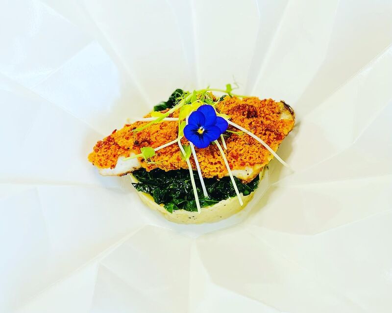 Écrasé de pommes de terre aux l'olives filet de dorade croûte de chorizo