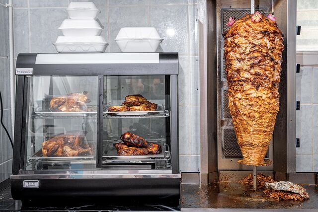 Friss és minőségi alapanyagok, saját húspácok, változatos fűszerezés, különleges köretek.