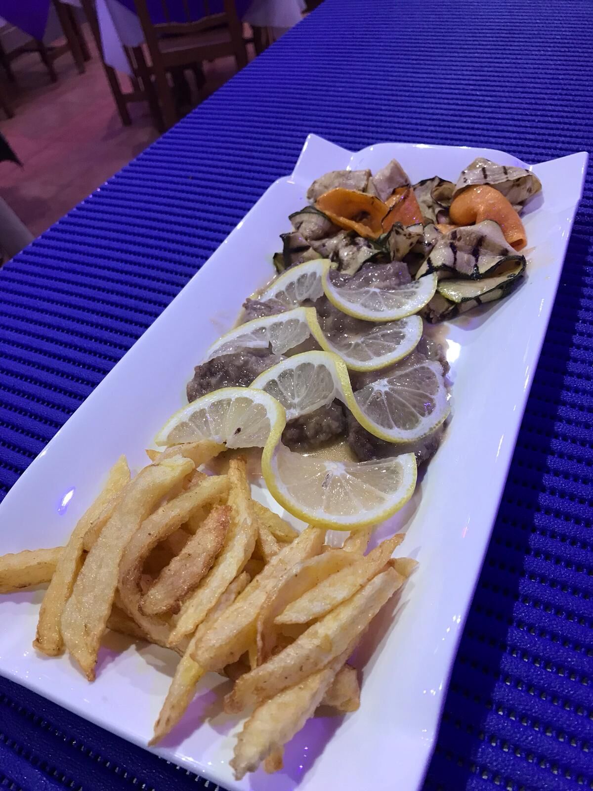  ESCALOPINA DE
TERNERA
AL LIMON
