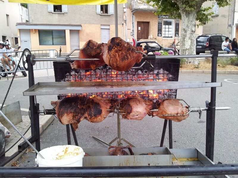 Jambons rôti - 20€ par personne cuisson + découpe + service 